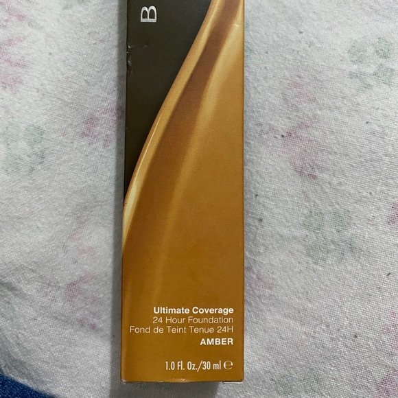 Becca ultimate coverage foundation in amber - Picture 2 of 2